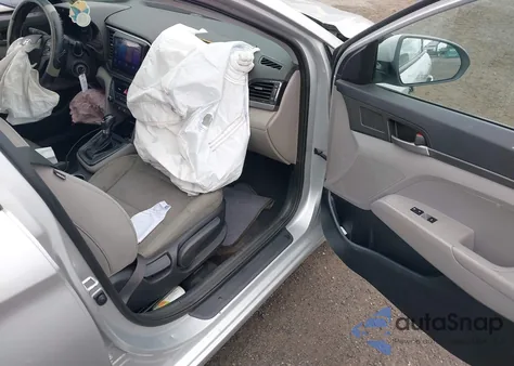 2017 Hyundai Elantra Se z USA, uszkodzony, nr VIN 5NPD74LF5HH063825